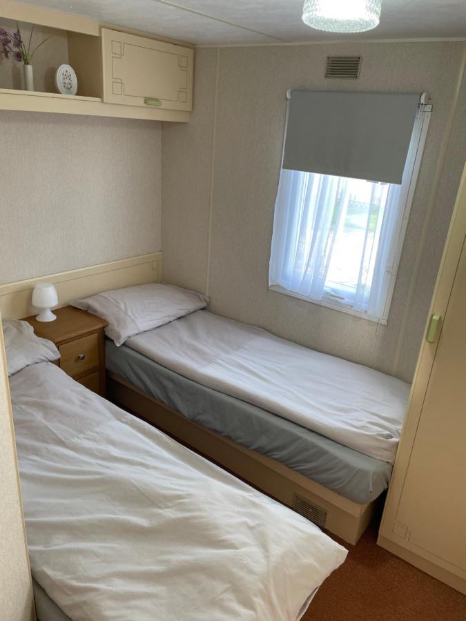 Sealands Highbury Next To Fantasy Island And Beach 8 Berth Beds Made Up For Arrival Ingoldmells Eksteriør billede